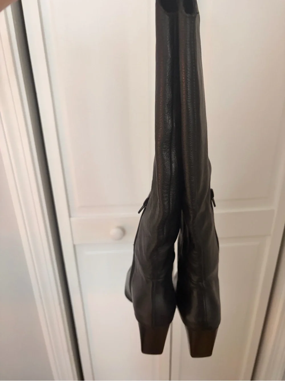 Black Leather Pointed-Toe Slouchy Boots